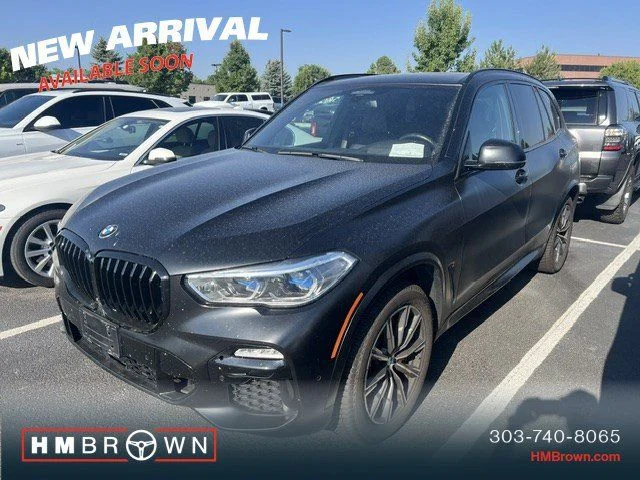 Used 2021  BMW M50i image 2