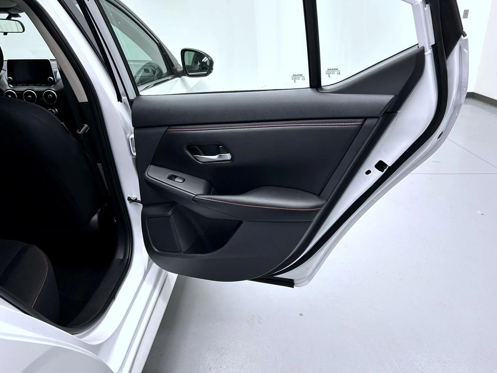 Used 2024 White Nissan SR image 17