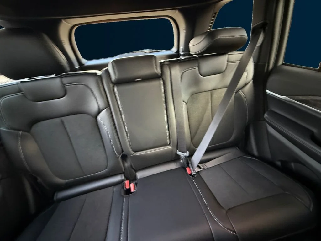 New 2027 Black Jeep Laredo Altitude image 18