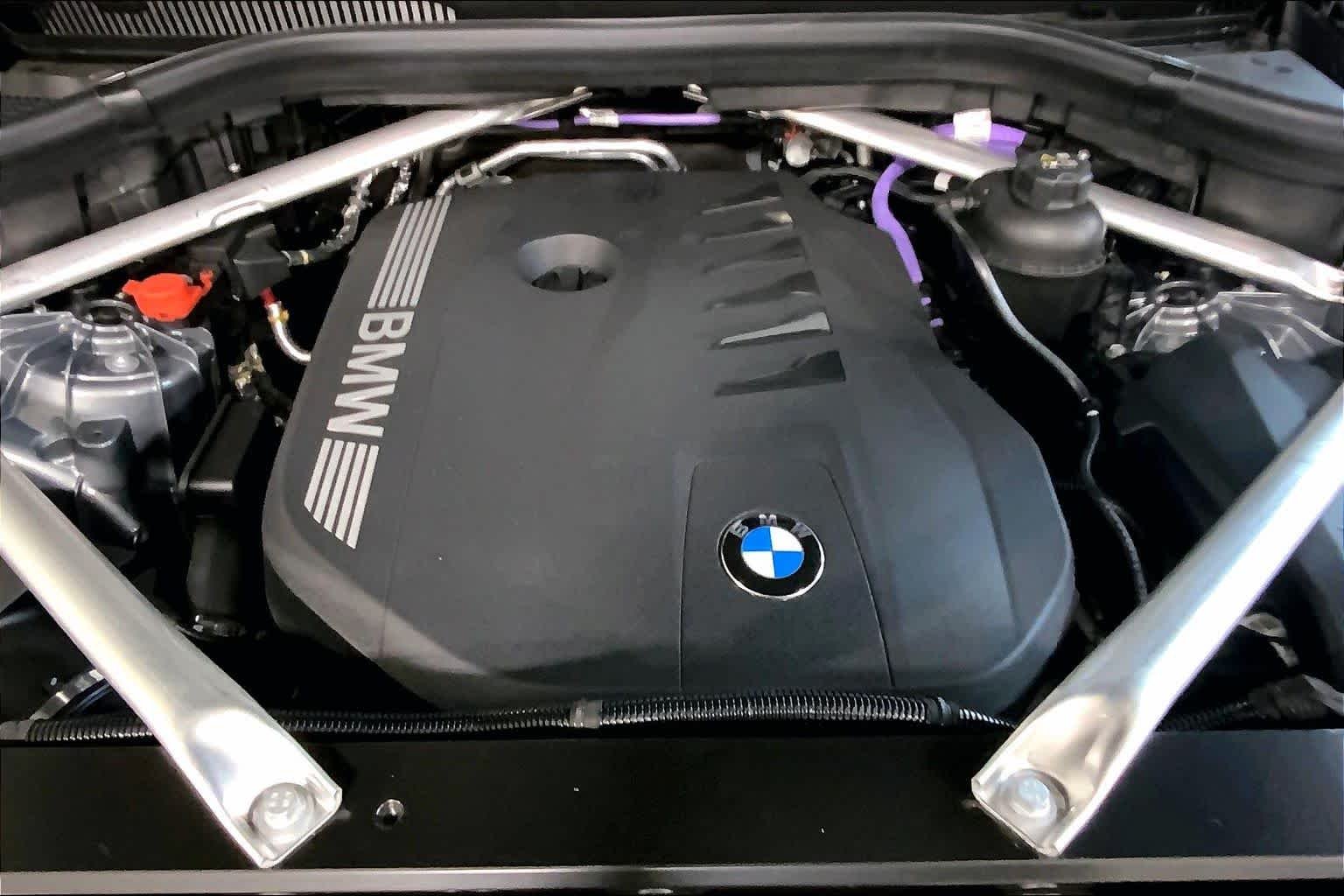 New 2026 Skyscraper Grey Metallic BMW xDrive40i image 16