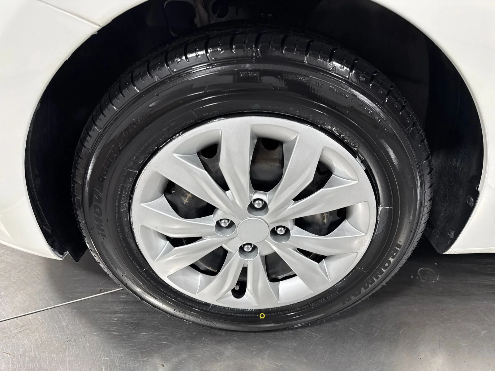 Used 2023 Clear White Kia LX image 2