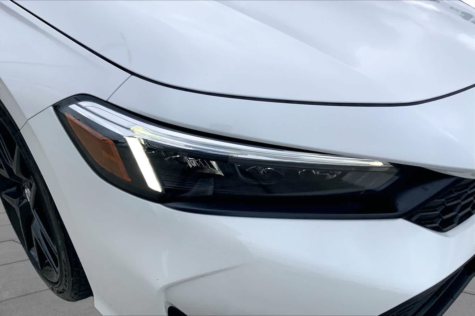 Used 2026 Platinum White Pearl Honda Sport image 27