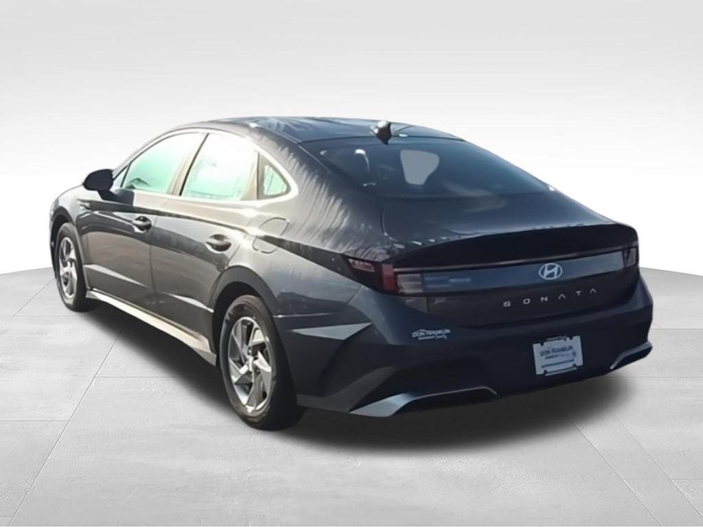 New 2026 Gray Hyundai SE image 7