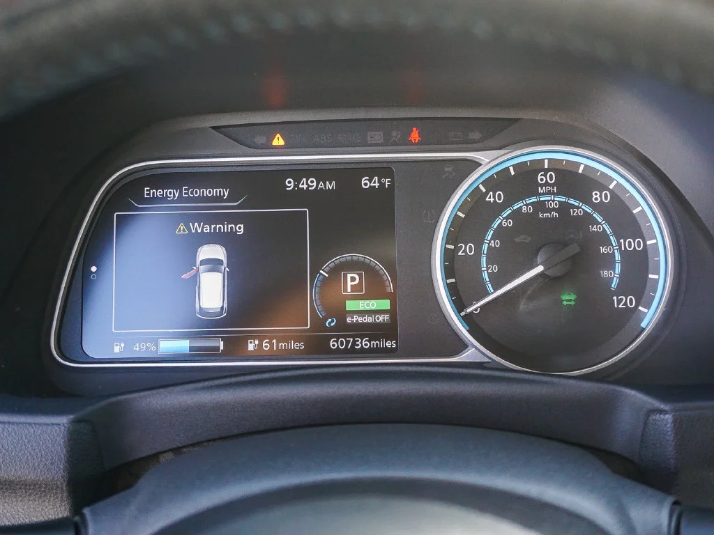 Used 2018 Gray Nissan SL image 22
