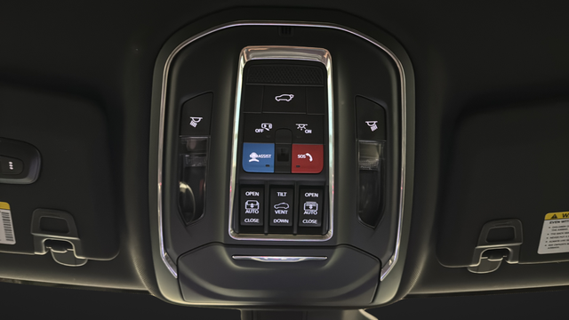 Used 2024 Diamond Black Crystal Pearlcoat Jeep Limited image 31