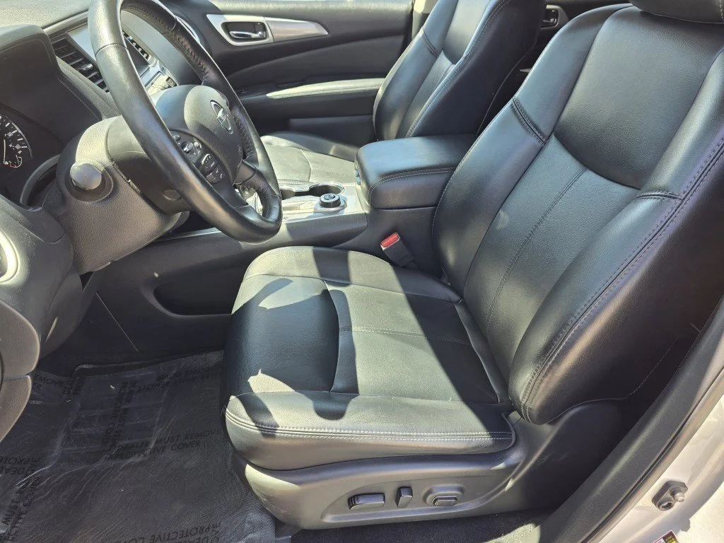 Used 2020 Brilliant Silver Metallic Nissan SL image 34