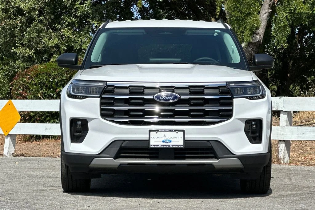 New 2026 Oxford White Ford Active image 9