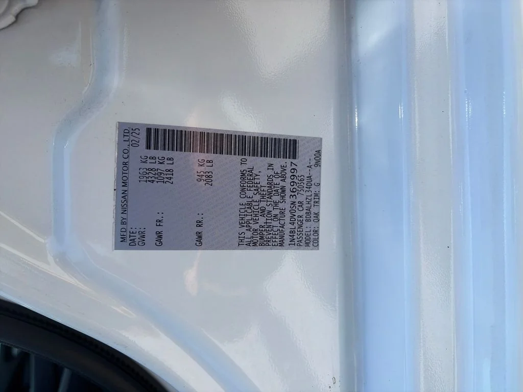 Used 2025 White Nissan 2.5 SV image 29