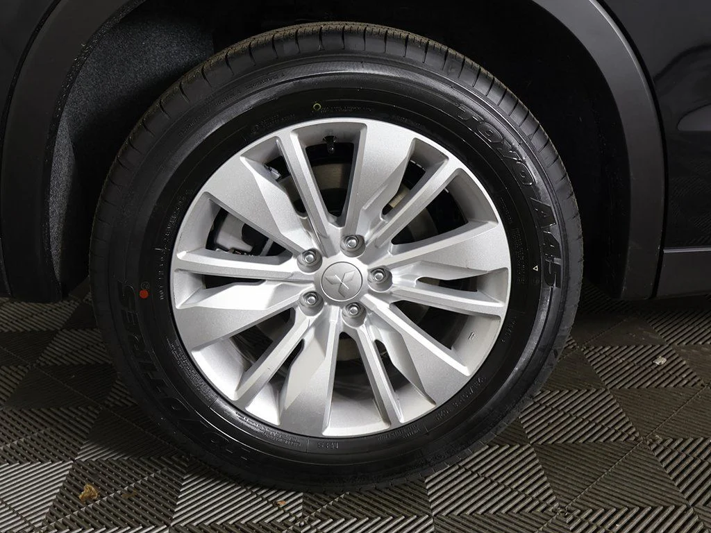 New 2026 Black Mitsubishi ES image 20