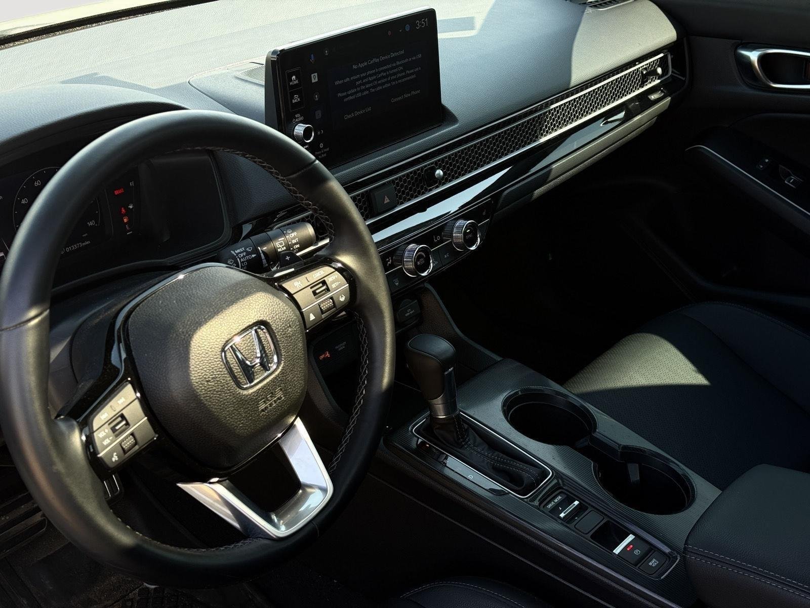 Used 2025 Platinum White Pearl Honda Sport Touring image 12