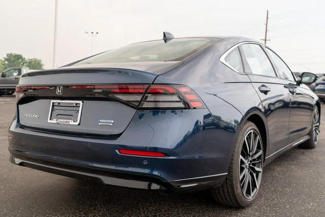Used 2024  Honda Touring image 6