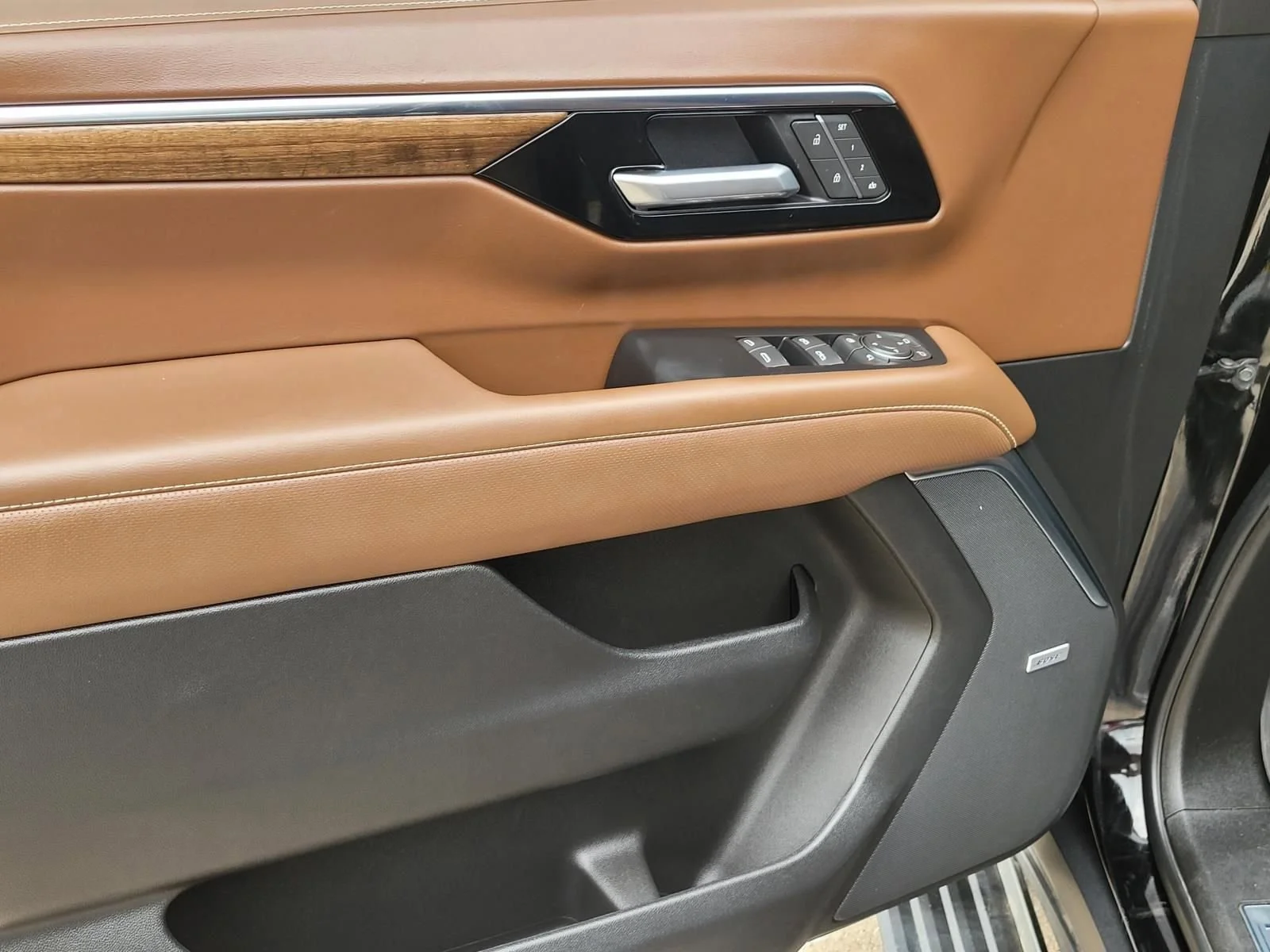 Used 2025 Black Chevrolet High Country image 24
