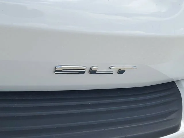 Used 2023 Summit White GMC SLT image 28