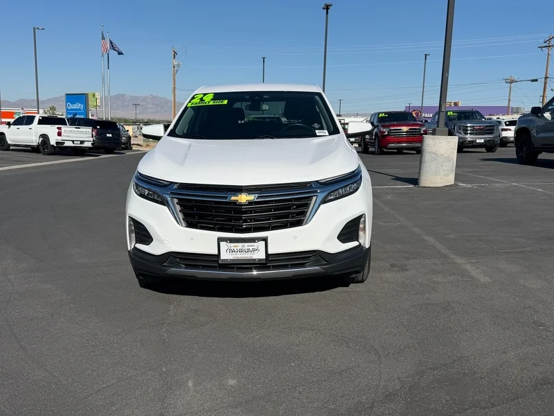 Used 2024 Summit White Chevrolet LT image 8
