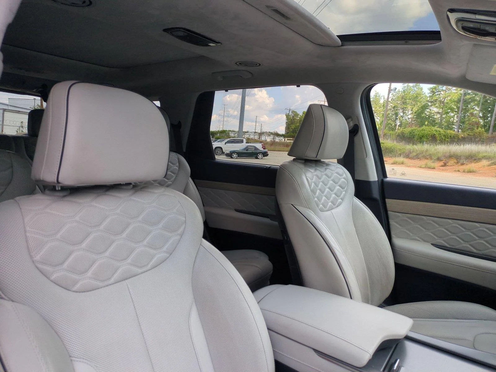 Used 2022  HYUNDAI  image 37