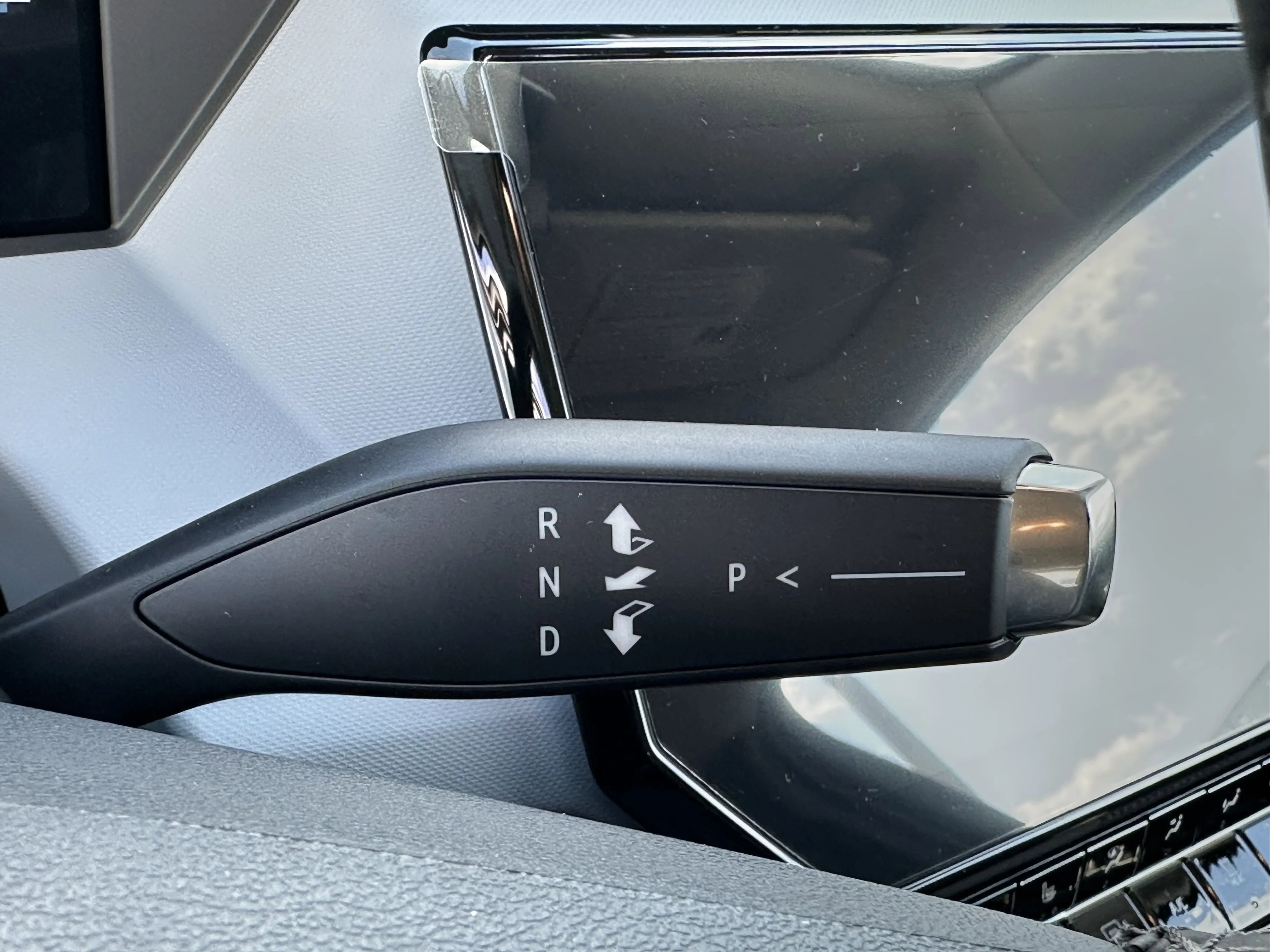 New 2027 Summit White Chevrolet LT image 16