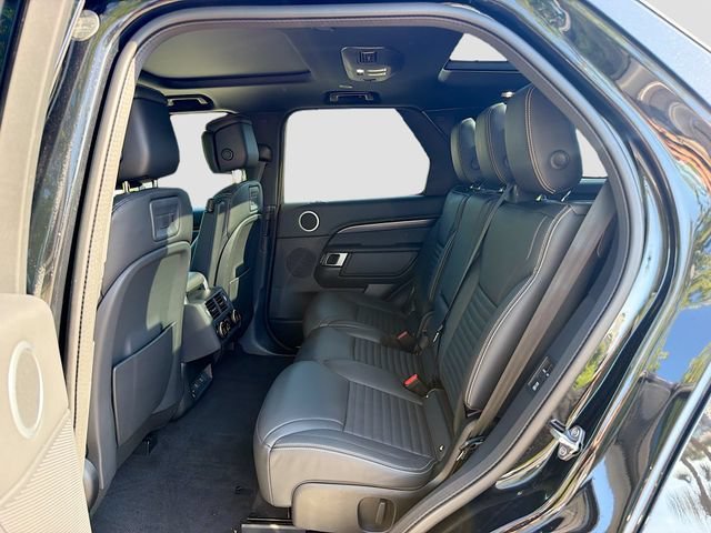 Used 2025 Santorini Black Metallic Land Rover Metropolitan Edition image 23