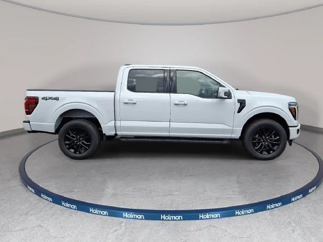 New 2026 Oxford White Ford Lariat image 3