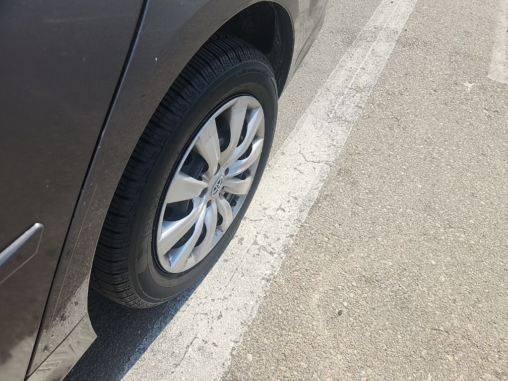 Used 2012 Gray Toyota LE image 9
