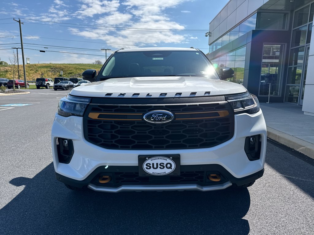 New 2026 Star White Metallic Tri-Coat Ford Tremor image 2
