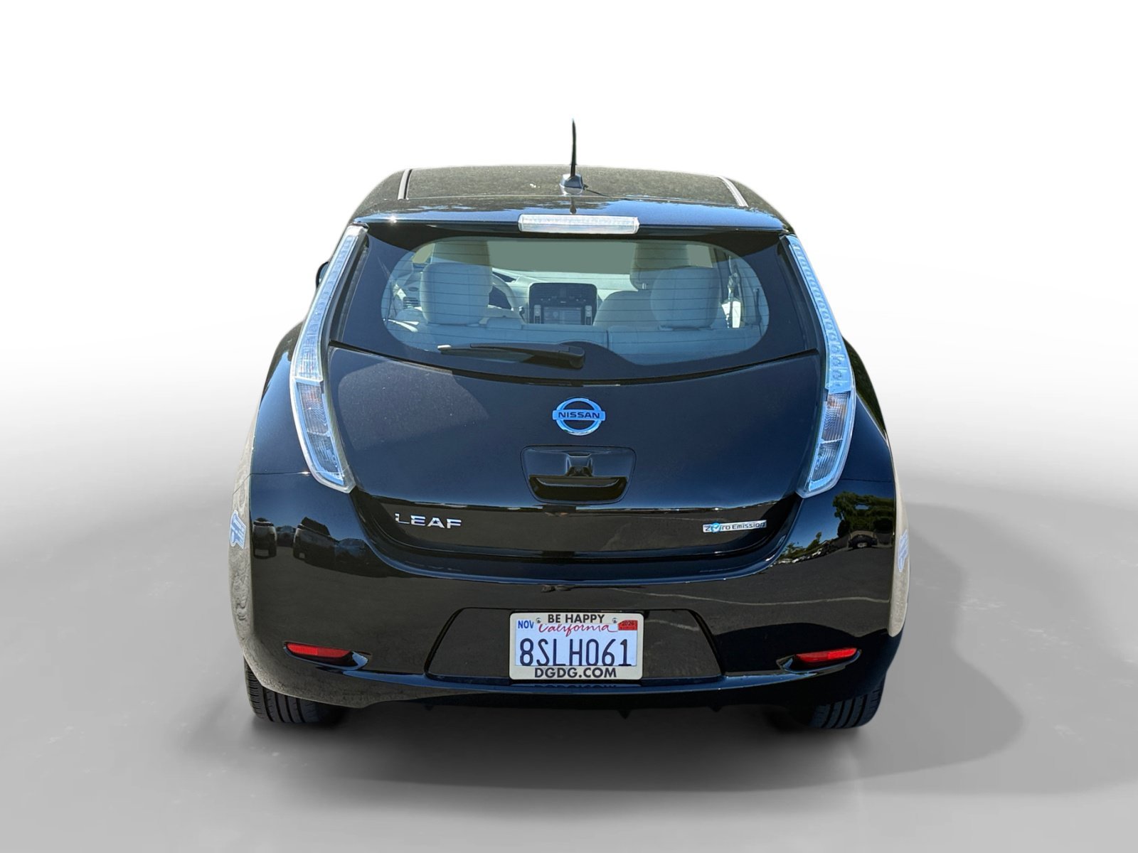 Used 2013 Super Black Nissan SV image 4