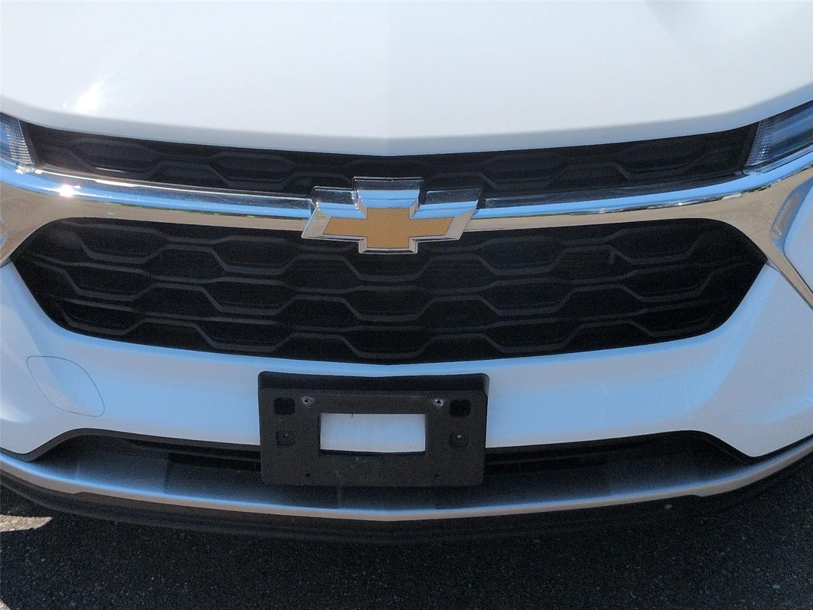 Used 2025  CHEVROLET 1LT image 14