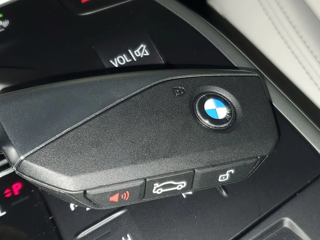 New 2027 Alpine White BMW xDrive28i image 25