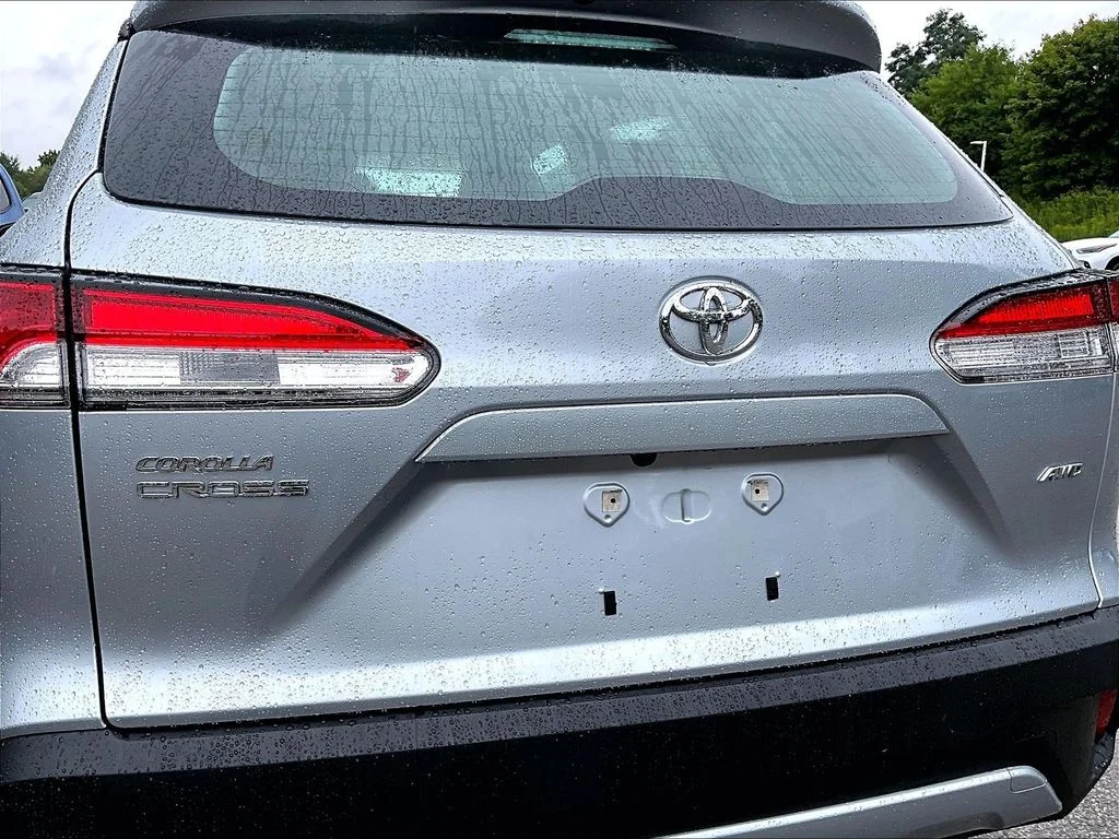 Certified Used 2022 Silver Toyota L image 27