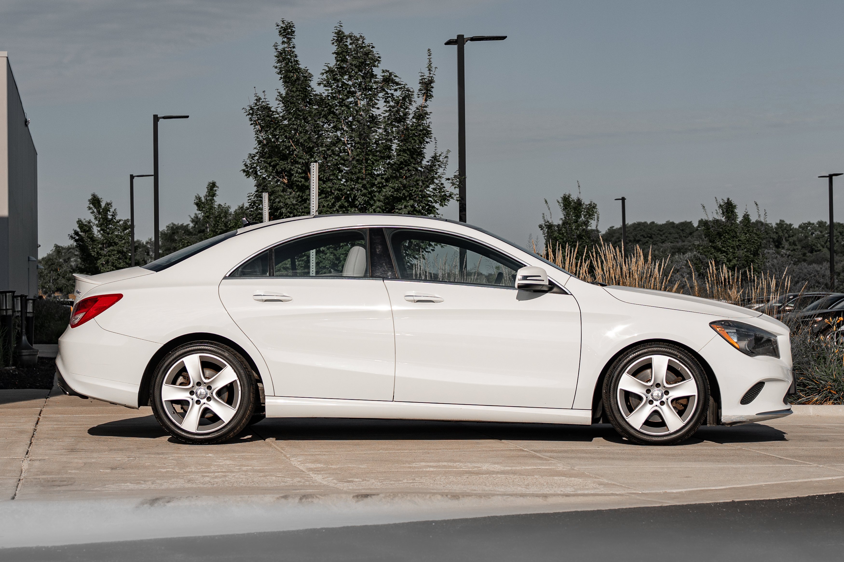 Used 2017 Cirrus White Mercedes-Benz CLA 250 image 3