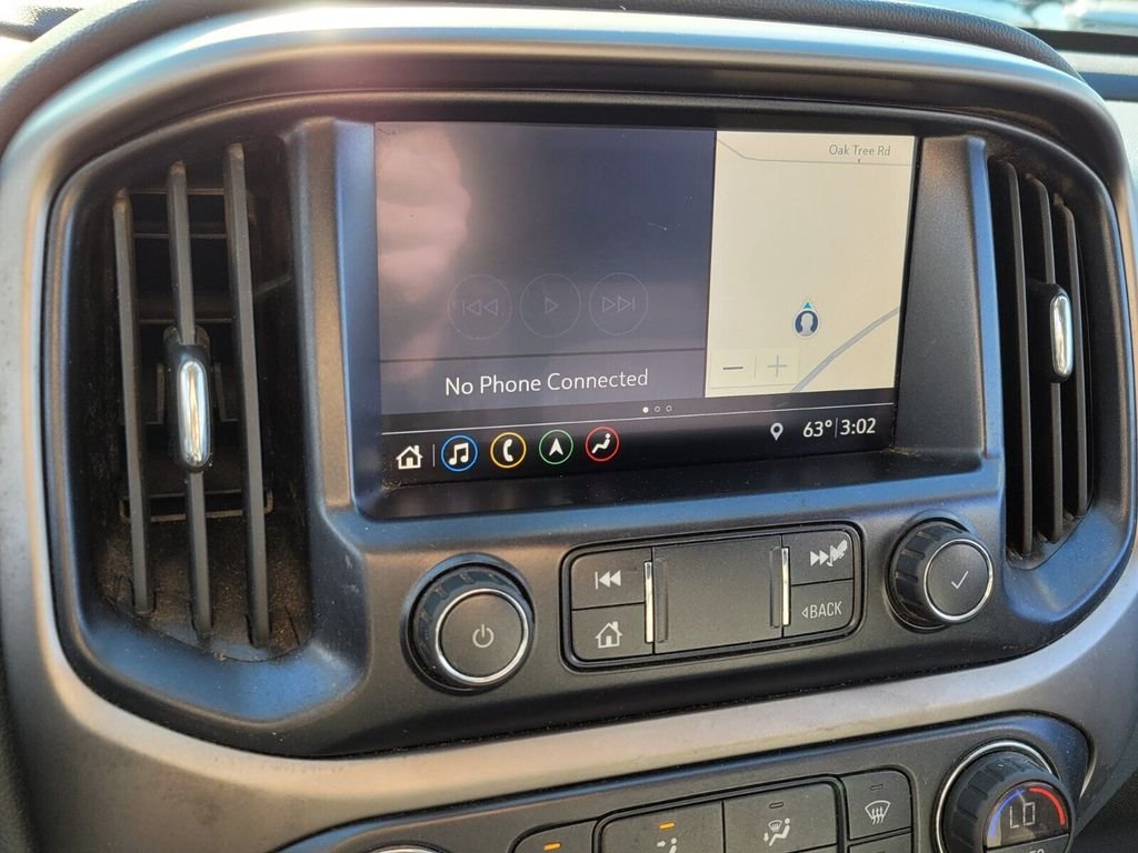 Used 2020 Orange Chevrolet Z71 image 19