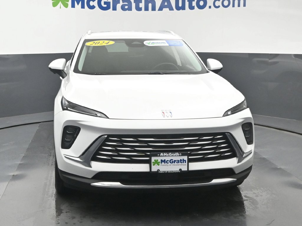 Used 2024 White Buick Preferred image 6