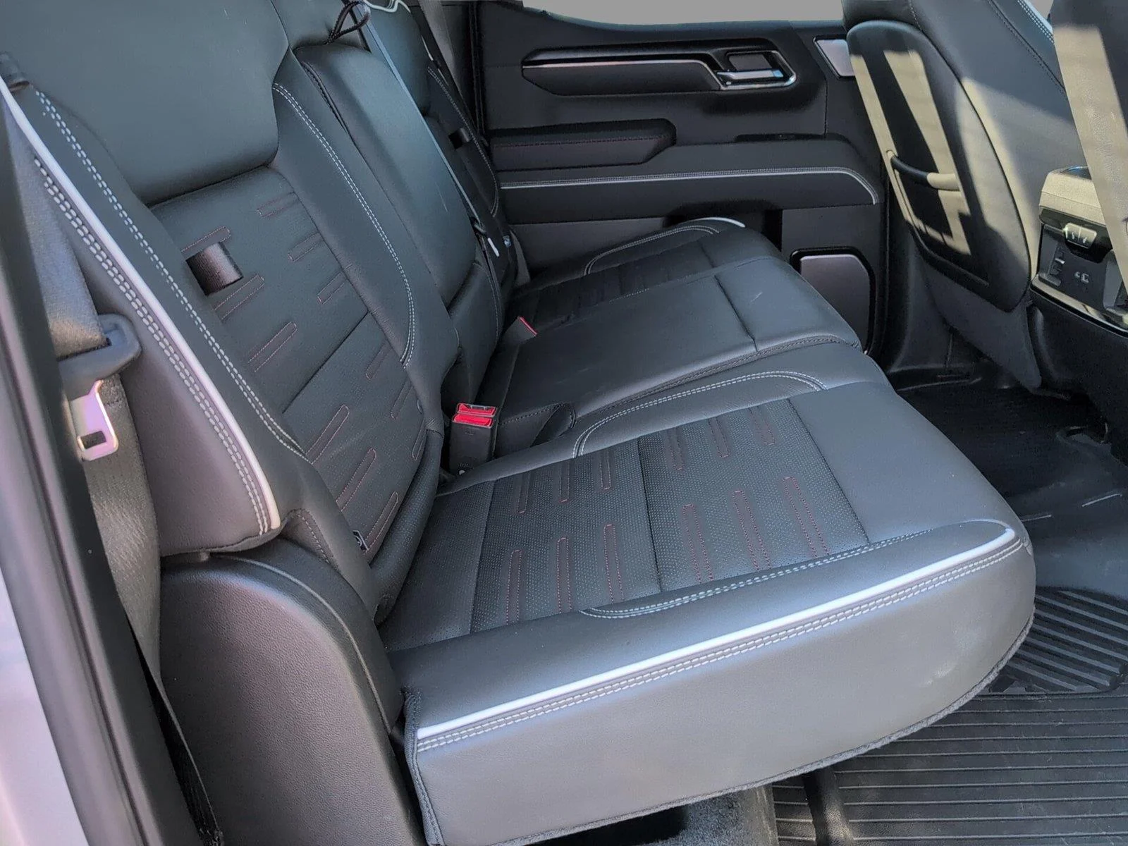 Certified Used 2024 Sterling Metallic GMC AT4X image 39