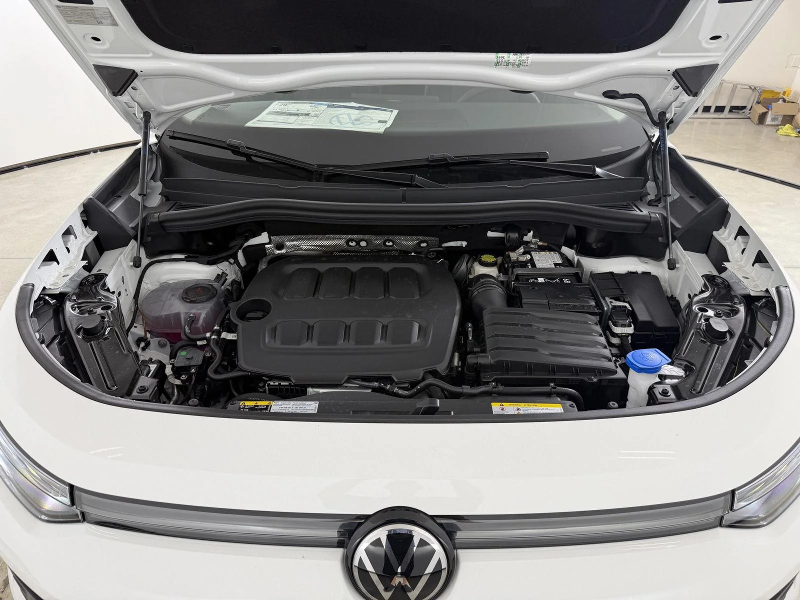 New 2026 Pure White Volkswagen SE image 12