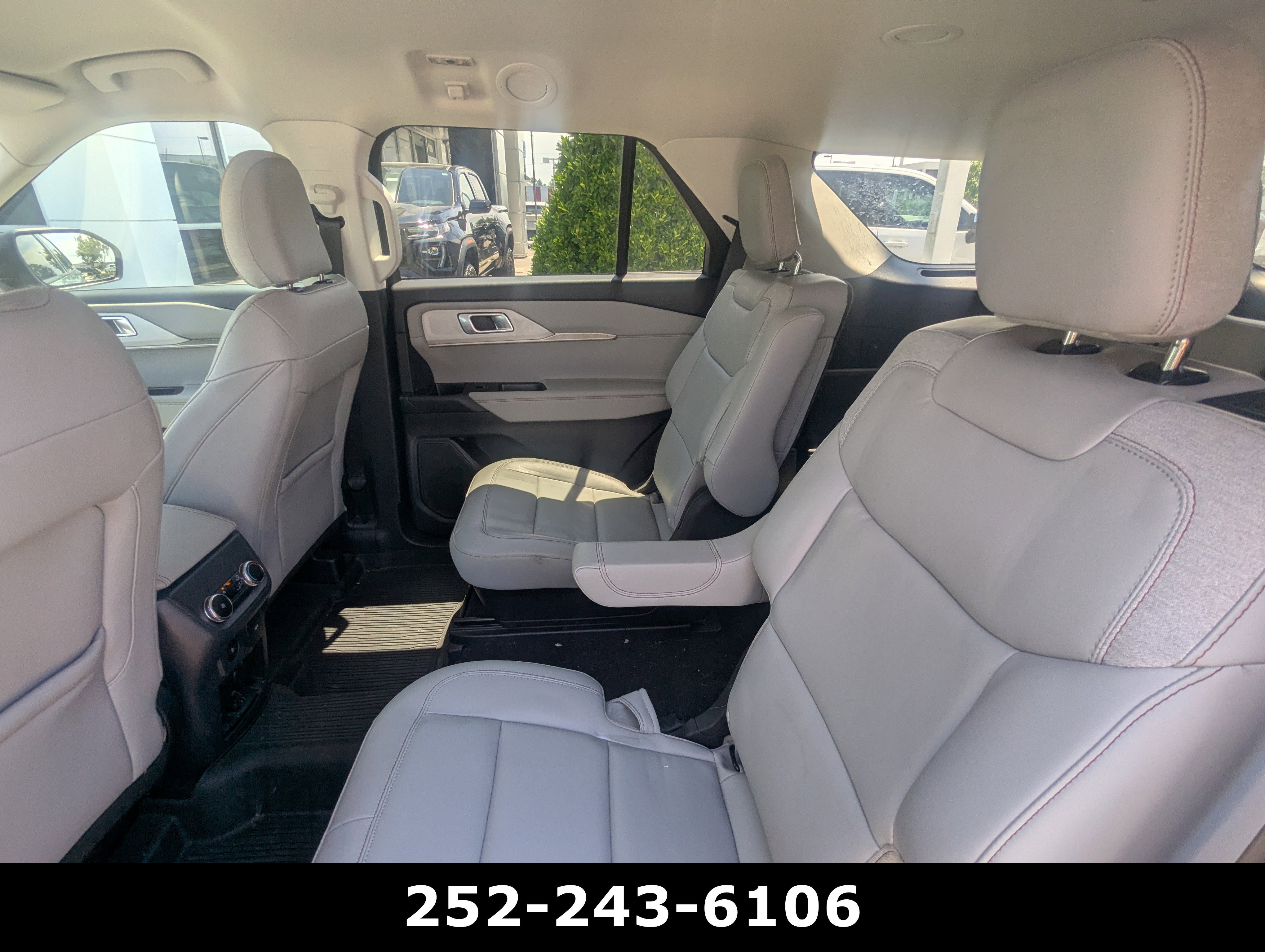 Used 2025 Vapor Blue Ford Active image 7
