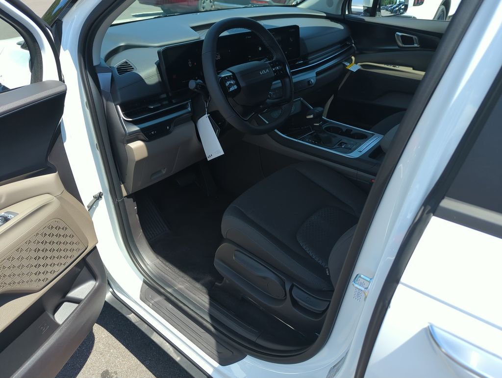 New 2027 Snow White Pearl Kia LX image 11