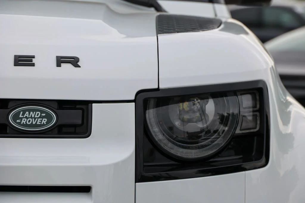 Used 2024 White Land Rover S image 21
