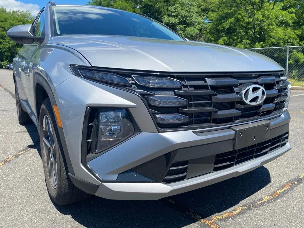 Used 2025 Silver Hyundai SEL image 1