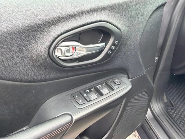 Used 2021 Granite Crystal Metallic Clearcoat Jeep Trailhawk image 18