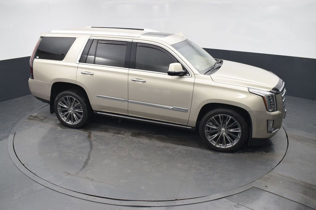 2017 CADILLAC ESCALADE - Image 47