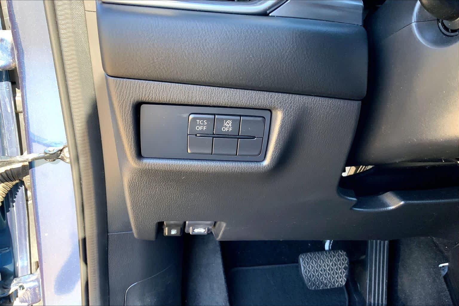 Used 2020 Eternal Blue Mica Mazda Touring image 32
