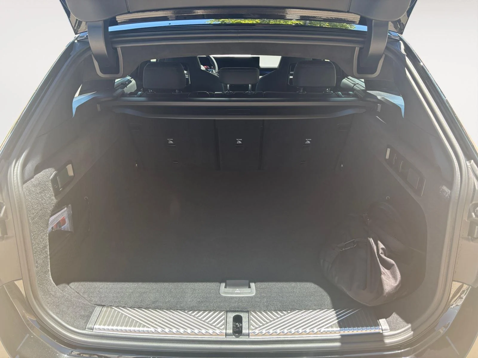 New 2027 Black Sapphire Metallic BMW TOURING image 16