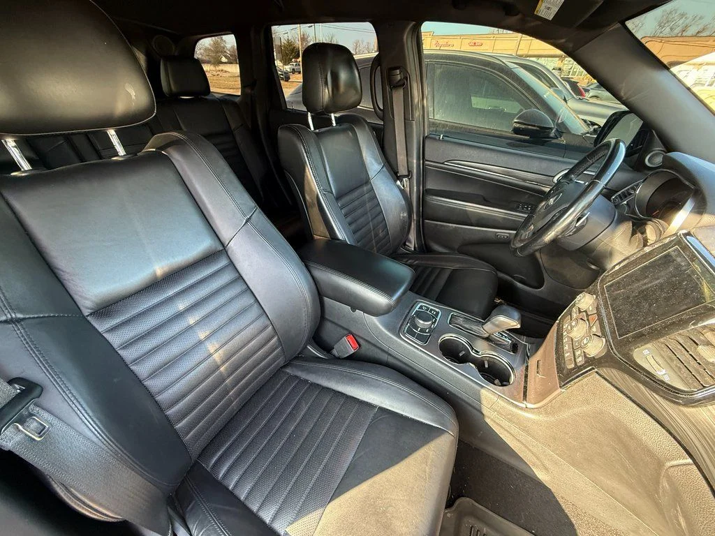 Used 2019 Red Jeep Limited X image 9