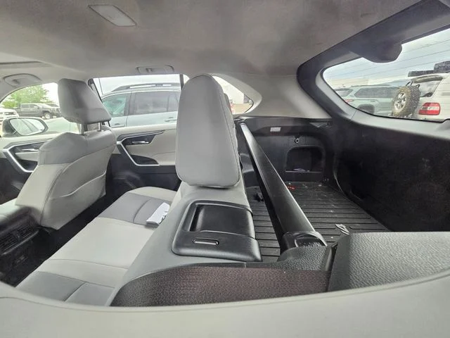 Used 2025 Wind Chill Pearl Toyota XLE Premium image 16