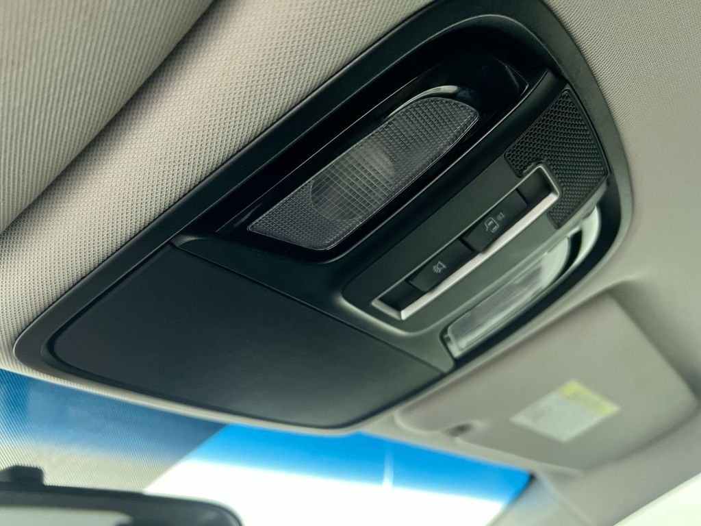 Used 2019 White Kia LX image 18
