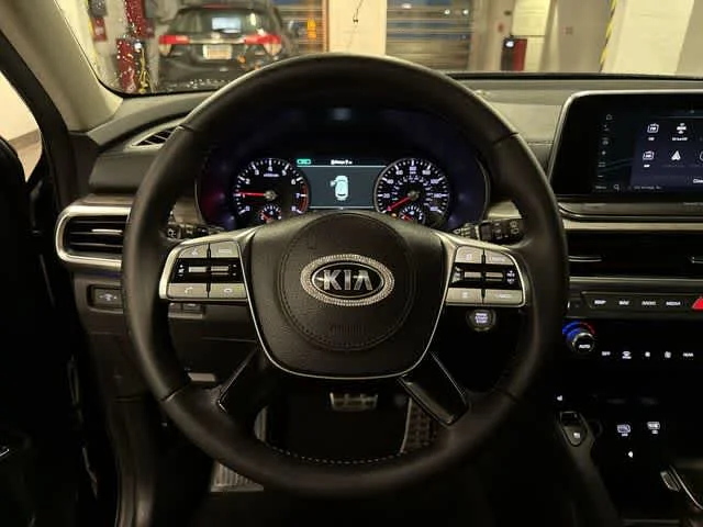 Used 2020 Ebony Black Kia SX image 18