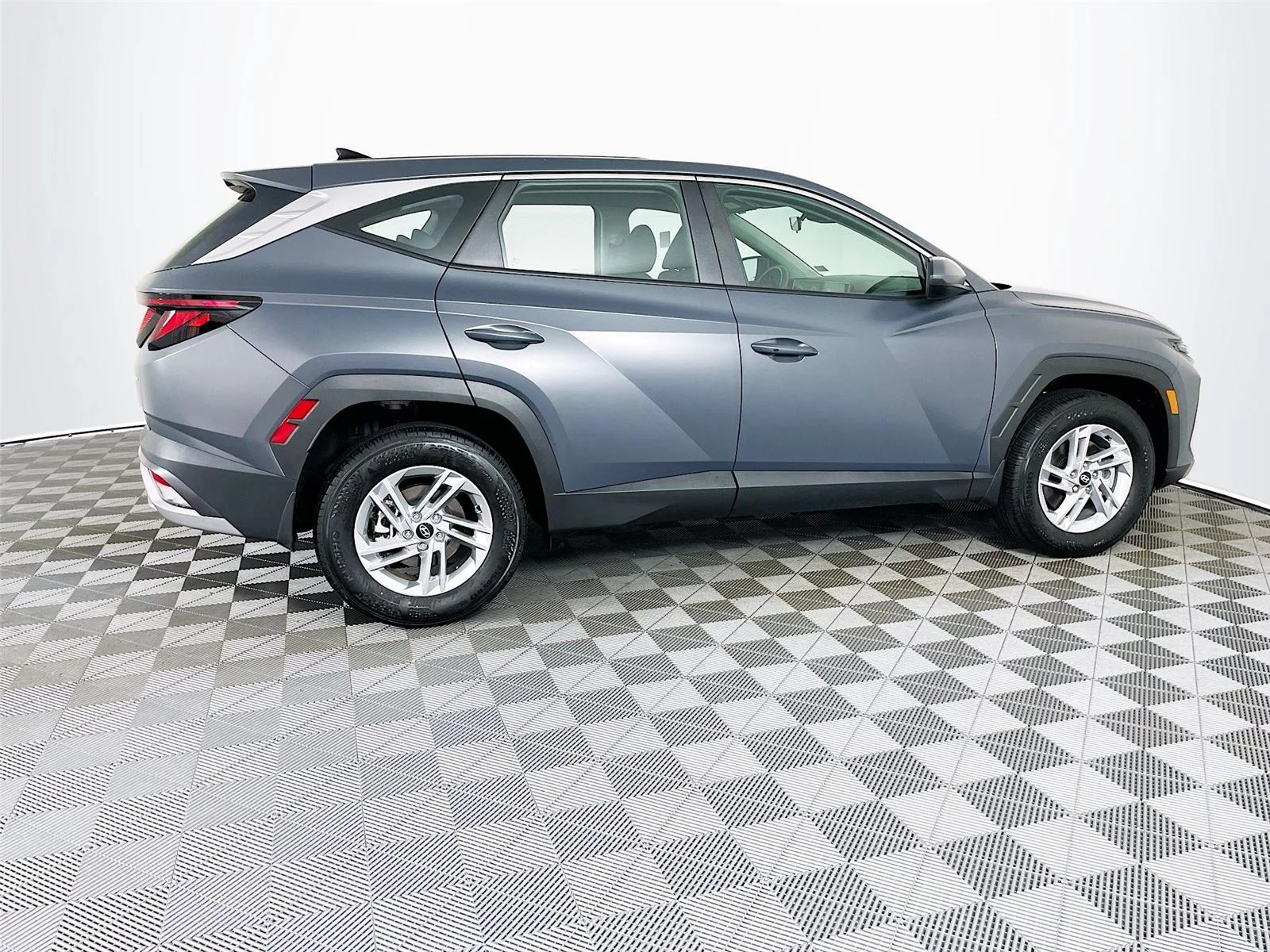 Used 2025 Ecotronic Gray Matte Hyundai SE image 10