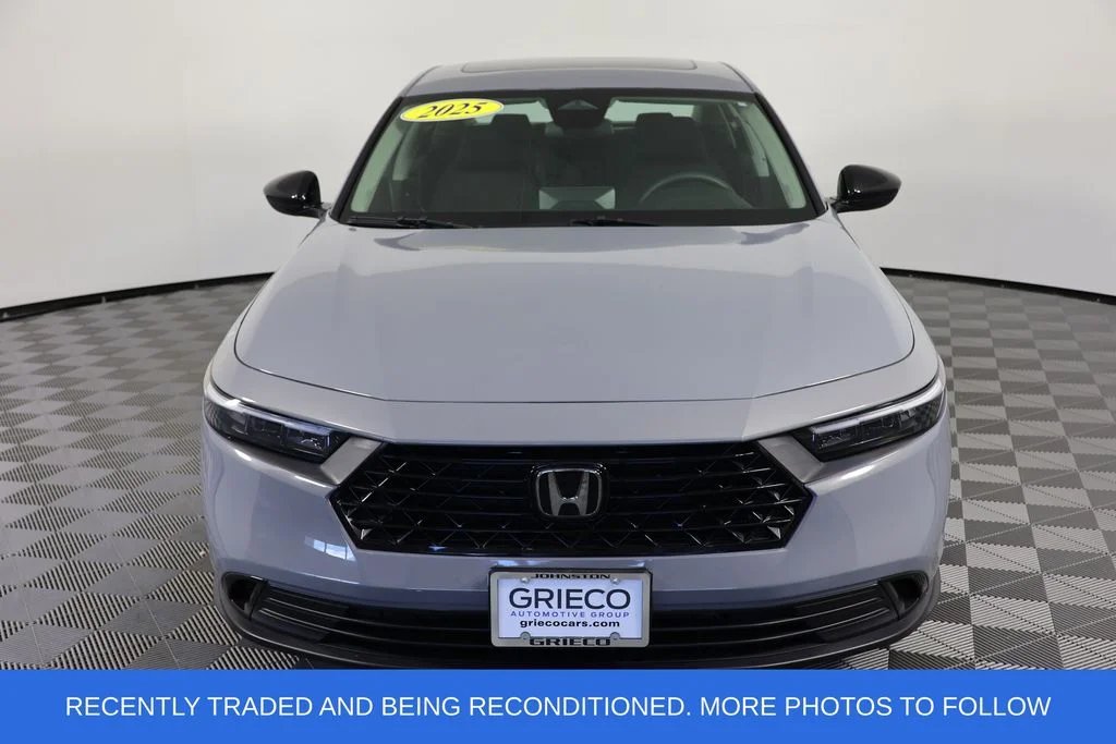 Used 2025 Gray Honda SE image 3