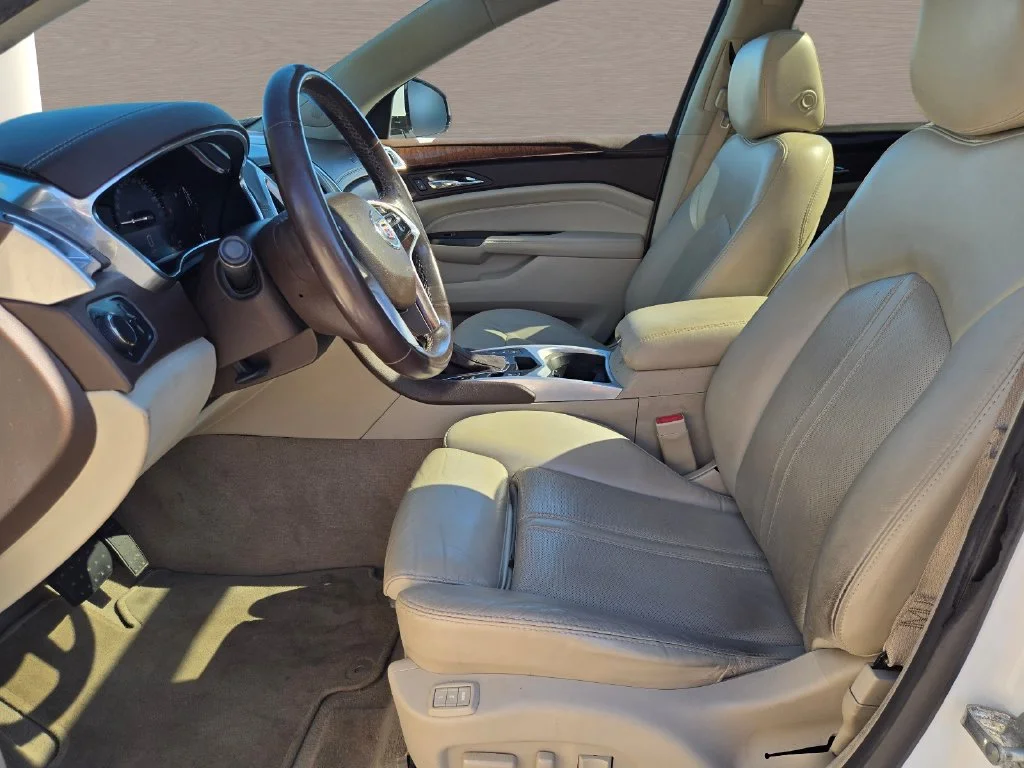 Used 2016 PLATINUM ICE TRICOAT Cadillac Luxury Collection image 22
