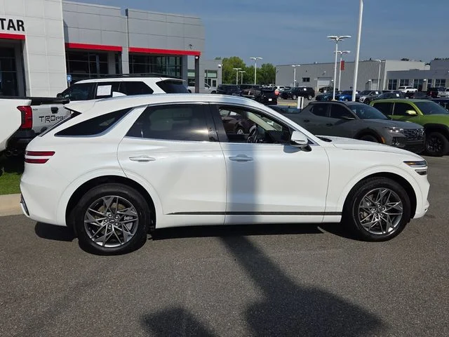 Used 2025 White Genesis 2.5T image 13