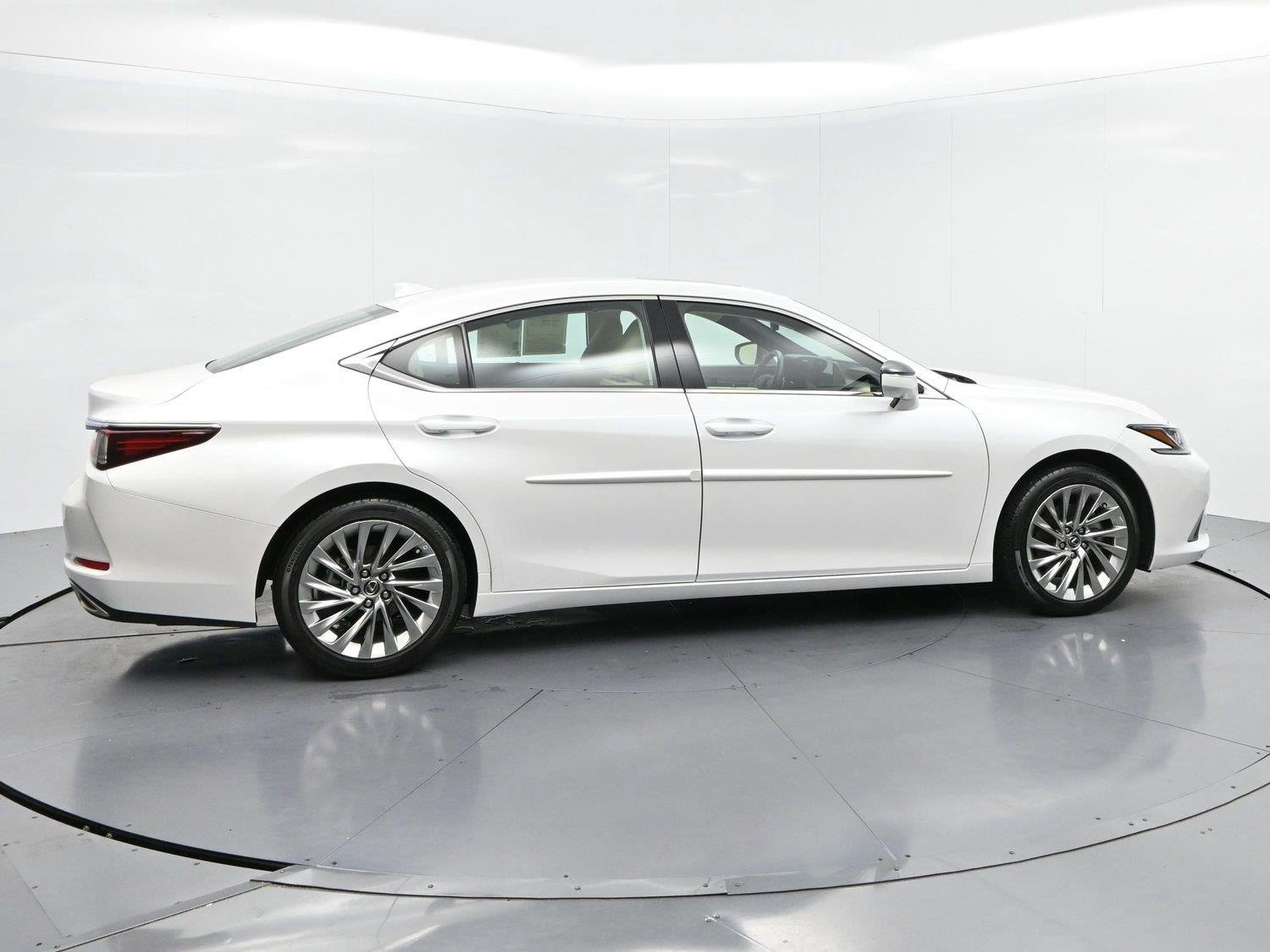 Used 2022 Eminent White Pearl Lexus ES 350 Ultra Luxury image 8